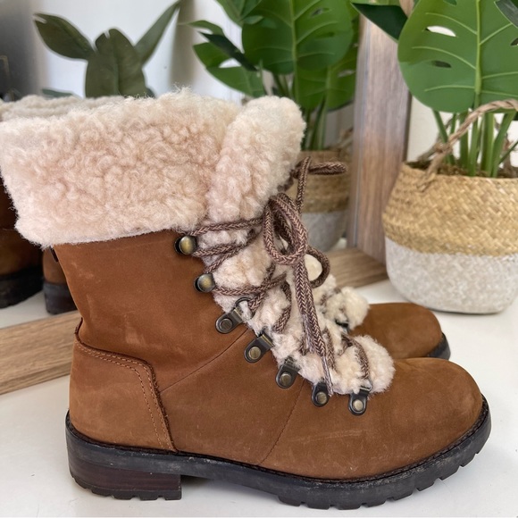 - ❄️UGG Australia Fraser Shearling Combat Lug Sole Rugged Leather boots. - Picture 5 of 13